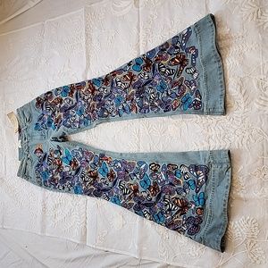Alice + Olivia butterfly embroidered high rise bell jeans size 29
